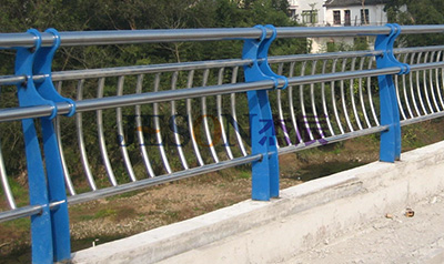 雙片鍍鋅不銹鋼護(hù)欄 雙片鍍鋅不銹鋼護(hù)欄