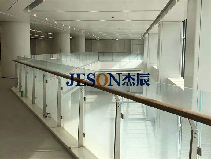 杰辰立柱 杰辰立柱